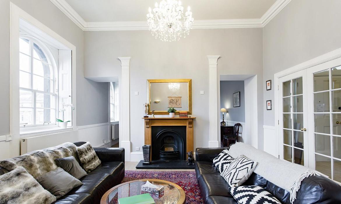 Royal Mile Apartments Edinburgh Buitenkant foto